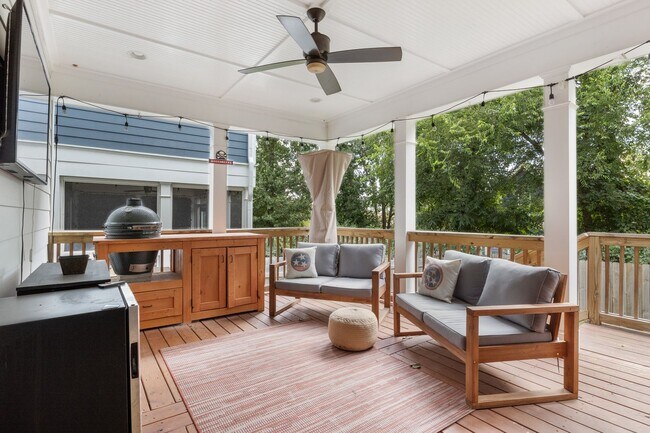 Building Photo - 3 Bedroom Inglewood Home