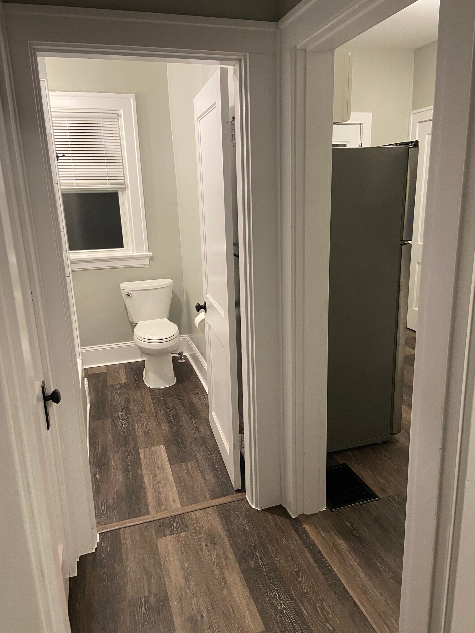 Building Photo - 2112 Cathedral Ave