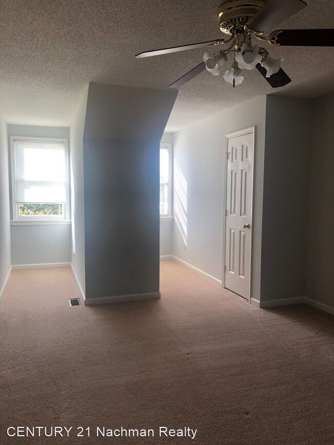 Building Photo - 2 br, 2 bath House - 3 Academy Lane