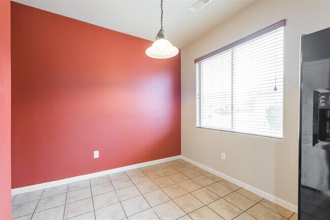 Building Photo - 913 Brighton Pl
