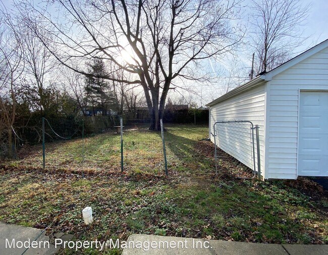 Building Photo - 3 br, 1 bath House - 1006 Marcellus Drive