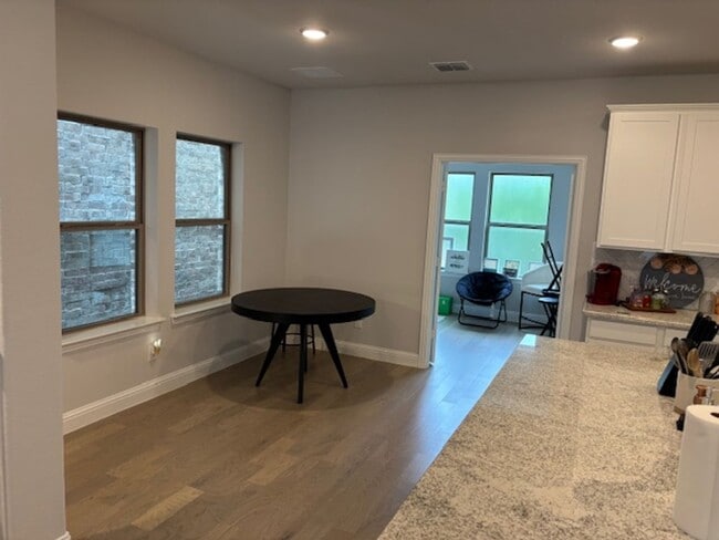 Building Photo - 131 Peach Orchard Ln