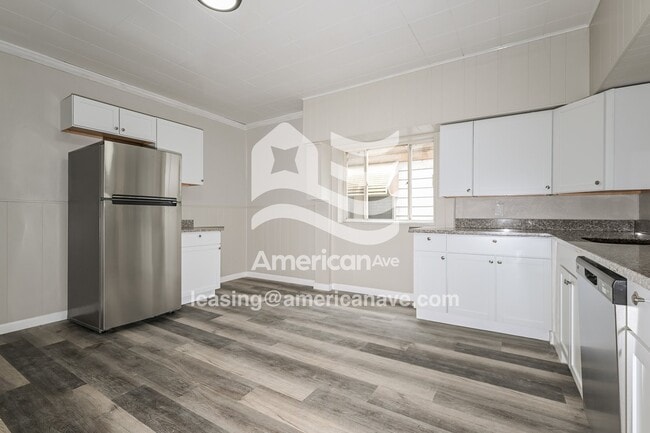 Building Photo - 1009 Woods Run Ave