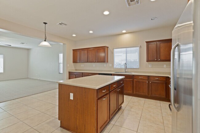 Building Photo - Gorgeous 4 Bedroom Home in Phoenix!