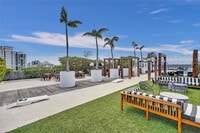 Building Photo - 220 21st St