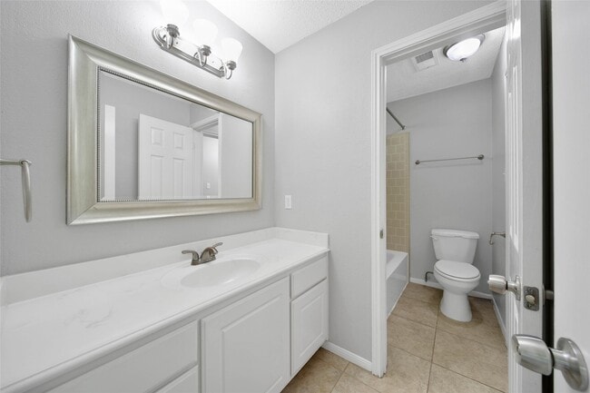 Building Photo - 9 W Lance Leaf Rd