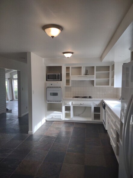 Building Photo - 37850 De Portola Rd