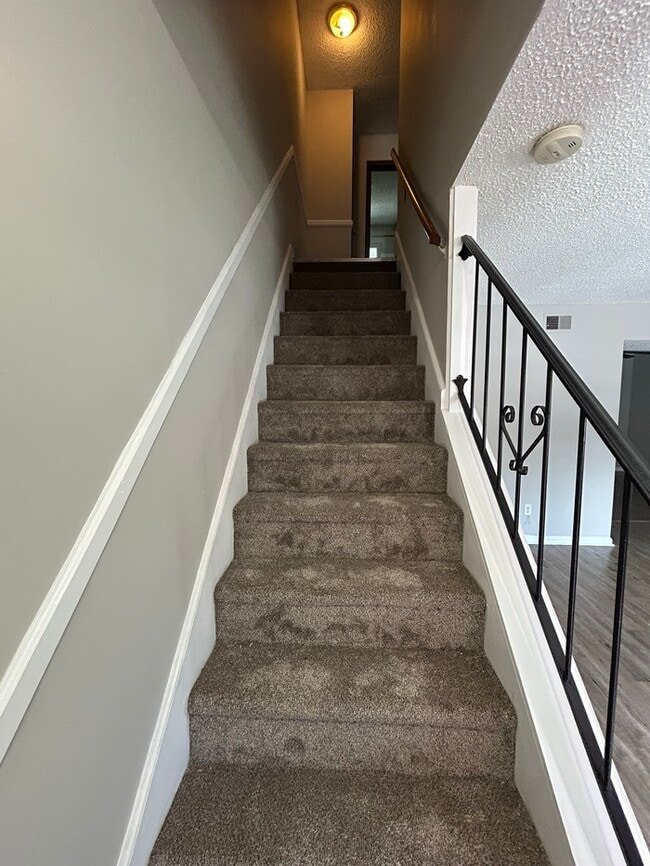 Building Photo - 4705 Leaf Crest Ct