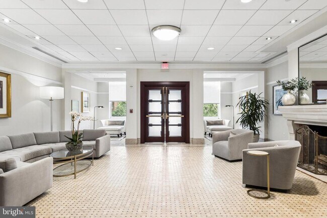 Building Photo - 2425 L St NW