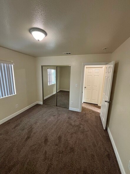 Building Photo - 128 E 62nd St