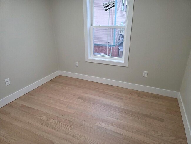 Building Photo - 29 Dunford St