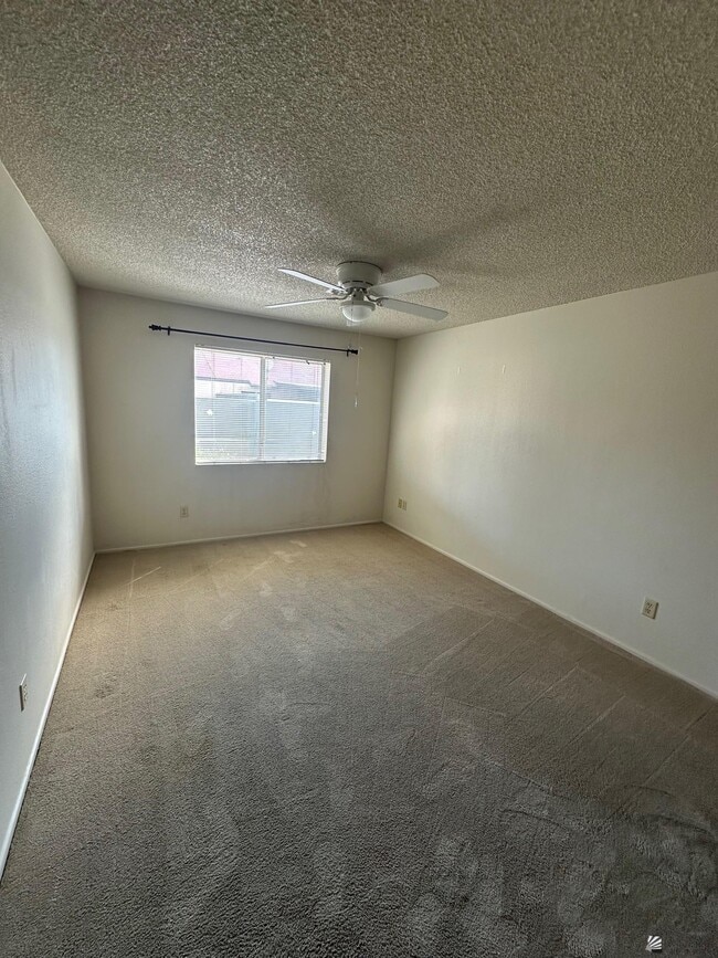 Building Photo - 1605 W Santa Maria Way