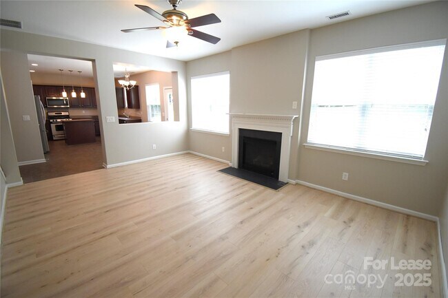 Building Photo - 3334 Crutchfield Pl