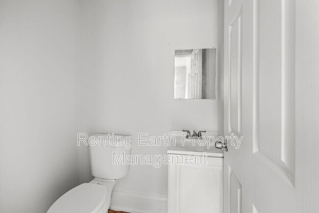 Building Photo - 5316 Court I