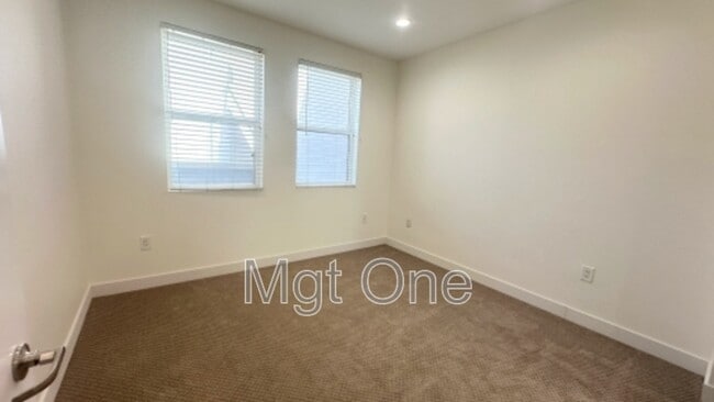 Building Photo - 2379 Scholarship