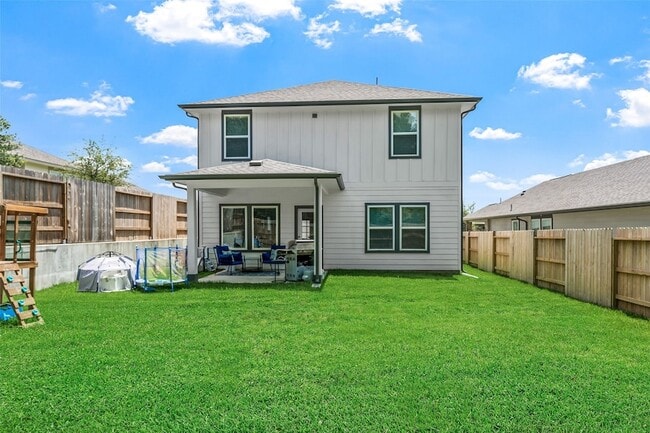 Building Photo - 18757 Timber Gln Dr