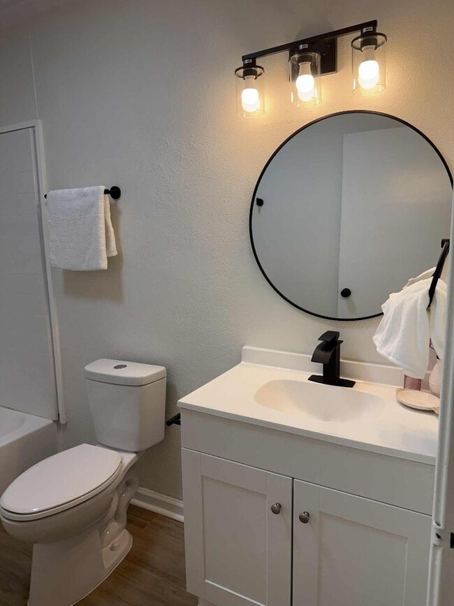 Building Photo - 100/102 Redd Street - Unit 102