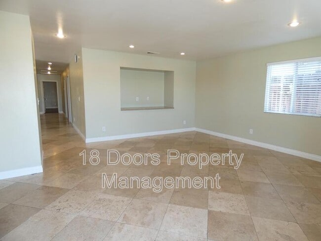 Building Photo - 5155 Tipton St