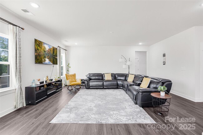 Building Photo - 7106 Waterwheel St SW