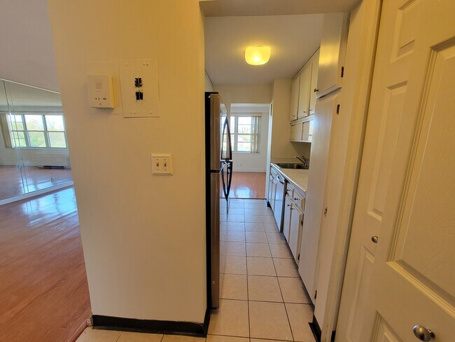 Building Photo - 2625 Park Ave