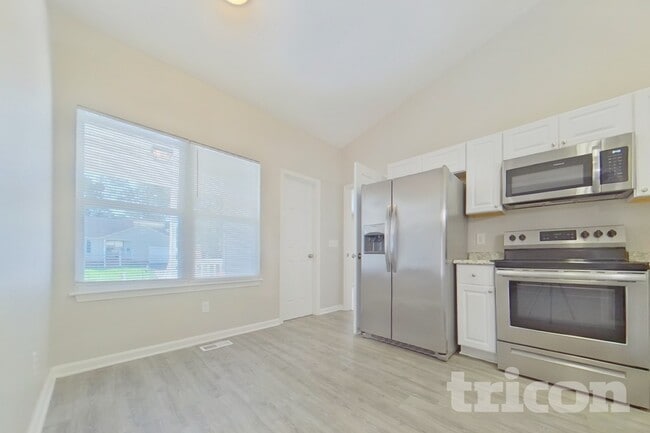 Building Photo - 108 Woodlands Village Dr