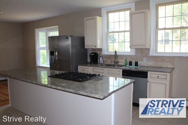 Building Photo - 6 br, 2.5 bath House - 5 Elmhurst Ave