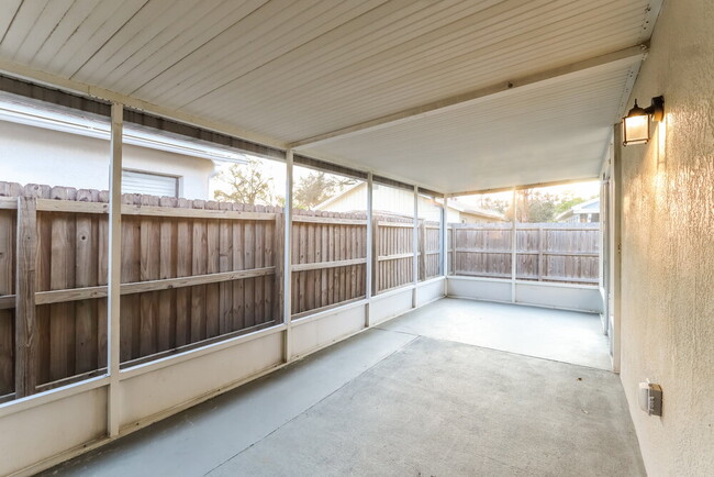 Building Photo - 1411 Wickford Pl