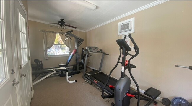 Building Photo - Charming 2/2 Seasonal Rental in Sarasota – Minutes from the Beach! Private Courtyard Included!!