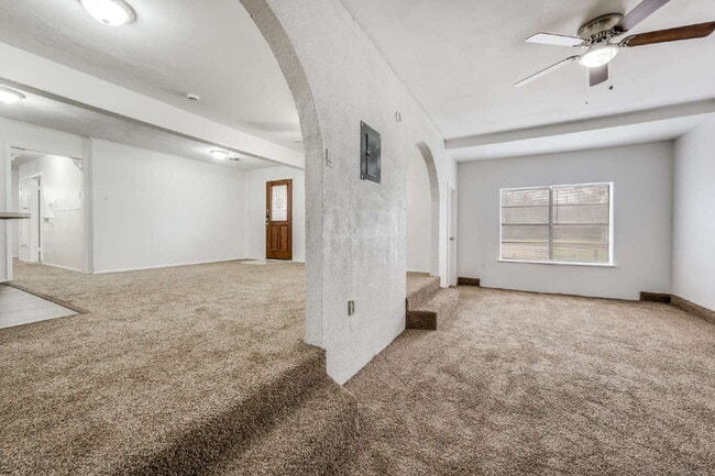 Building Photo - Spacious 4-Bed, 2-Bath Home with Two Living Areas and Huge Shaded Yard – Minutes to UNT/TWU