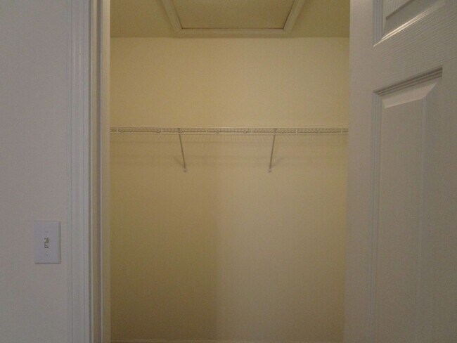 Building Photo - 5001-5003 Betty Jean Way