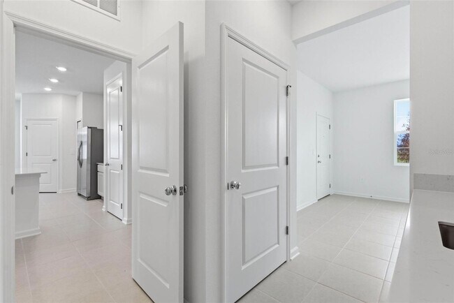 Building Photo - 5157 Green Belt Dr