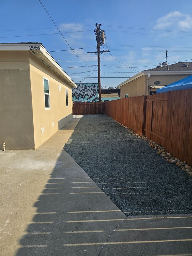 Building Photo - Large 2 bed 1 Bath House