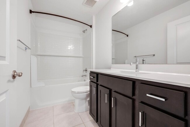 Building Photo - 210 Preserve Trl S