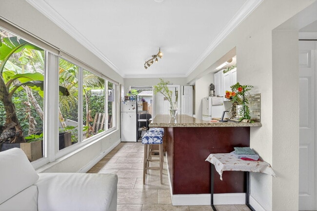 Building Photo - 3207 Marine Dr