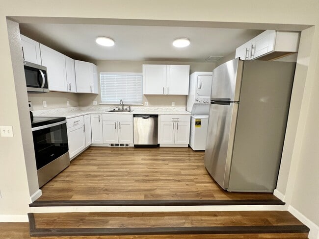 Kitchen 3 - Table Mountain Townhomes