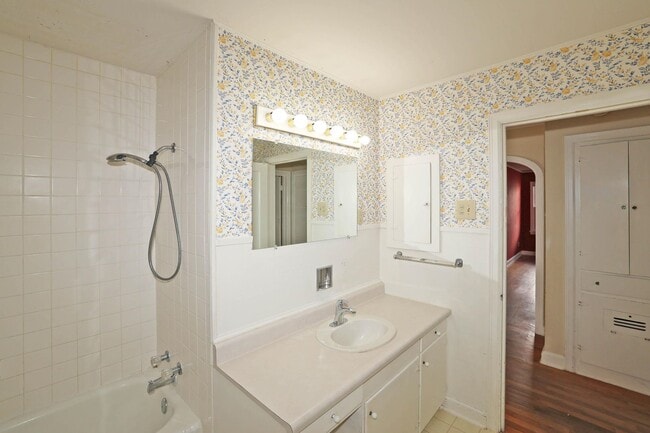 Building Photo - 1528 S Lipscomb St