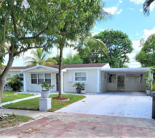 Primary Photo - 7070 Tyler St