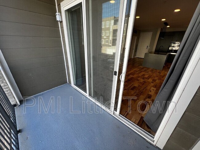 Building Photo - 460 E Fremont Pl