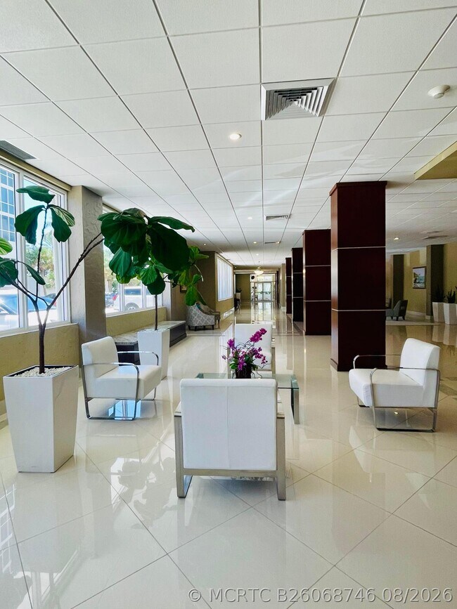 Building Photo - 4250 Galt Ocean Dr