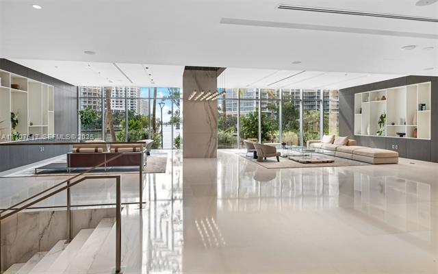 Building Photo - 300 Biscayne Boulevard Way