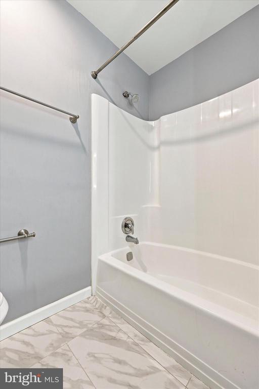 Building Photo - 106 Woodside Cir