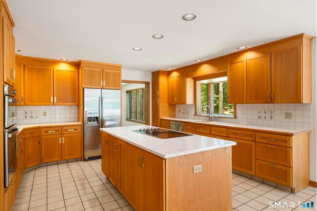 Building Photo - 732 Den Rd