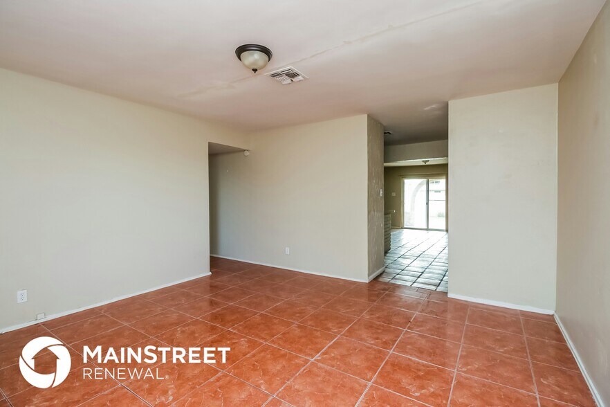 Building Photo - 3733 W Cypress St