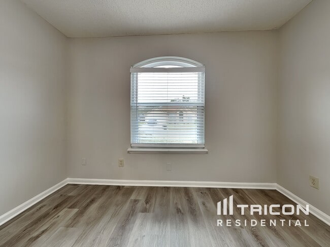 Building Photo - 7764 Invermere Boulevard Jacksonville FL