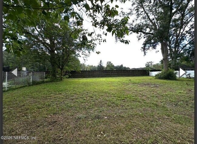 Building Photo - 8054 Graff Ln