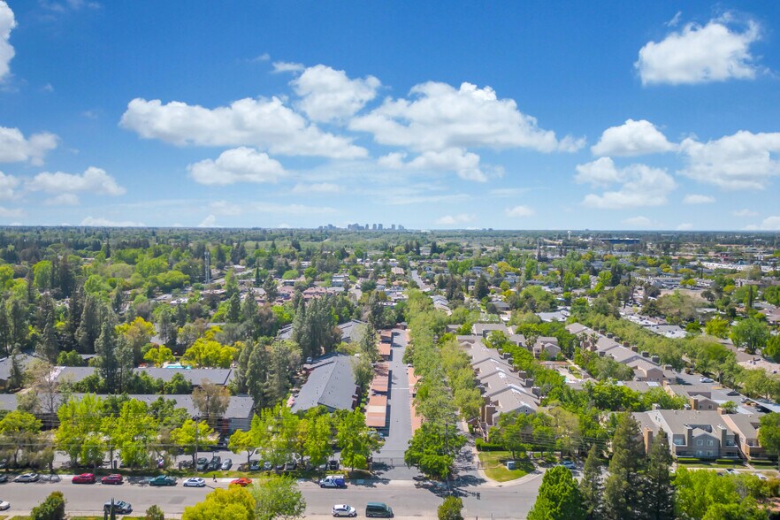 Building Photo - 2405 Cava Ct