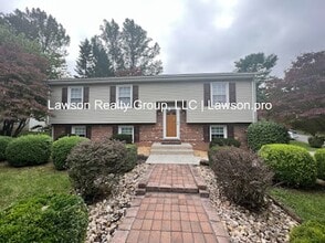 Building Photo - Beautiful Cave Spring Split Level with Bac...