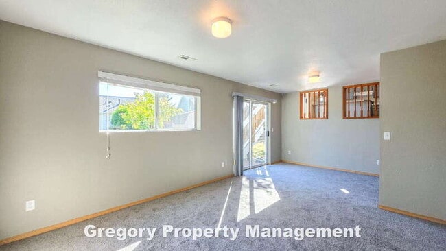 Building Photo - 7 60th Pl SE
