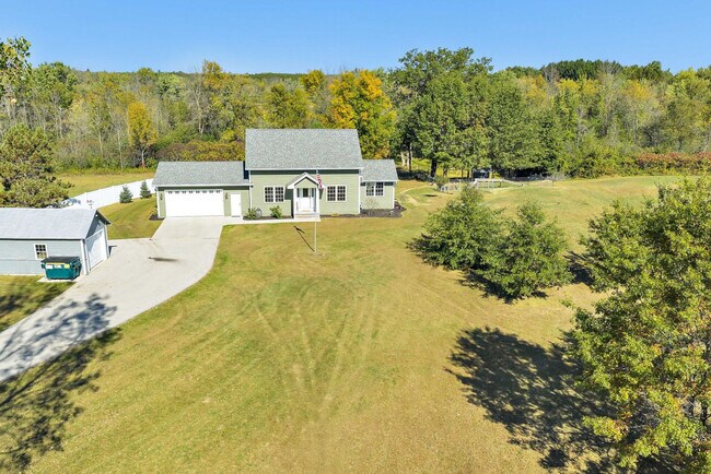 Building Photo - 3216 Airport Rd