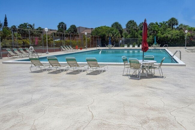 Building Photo - 470 Executive Center Dr